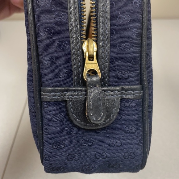 SOLD💙Vintage Gucci Toiletry Pouch💙 - Picture 14 of 16